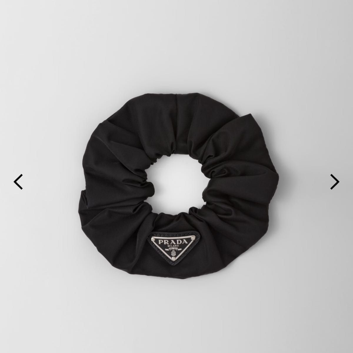 正規品 PRADA プラダ シュシュ 黒 ブラック Re-Nylon|Yahoo 正規品 PRADA プラダ シュシュ 黒 ブラック Re-Nylon|Yahoo