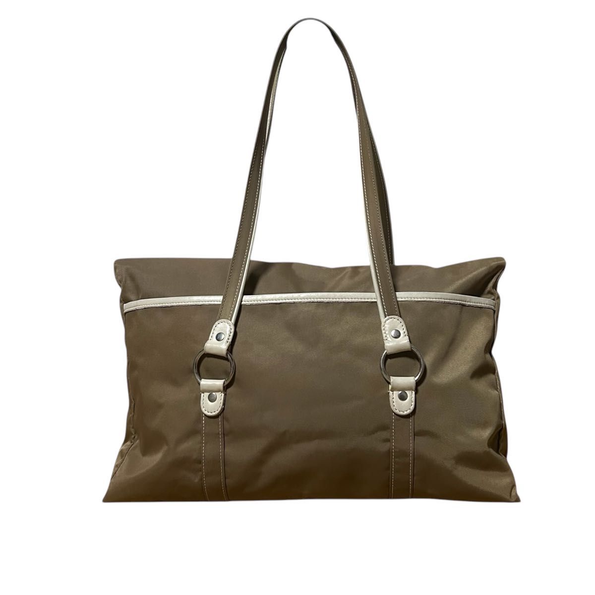 美品 アニエスベーボヤージュ agnes b トートバッグ 肩掛け A4 美品 アニエスベーボヤージュ agnes b トートバッグ 肩掛け A4
