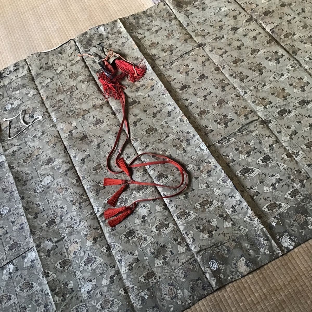 七条袈裟 戦前 シルク 正絹 古布 住職 高僧 扇子模様 金絲 刺繍 七条袈裟 戦前 シルク 正絹 古布 住職 高僧 扇子模様 金絲 刺繍