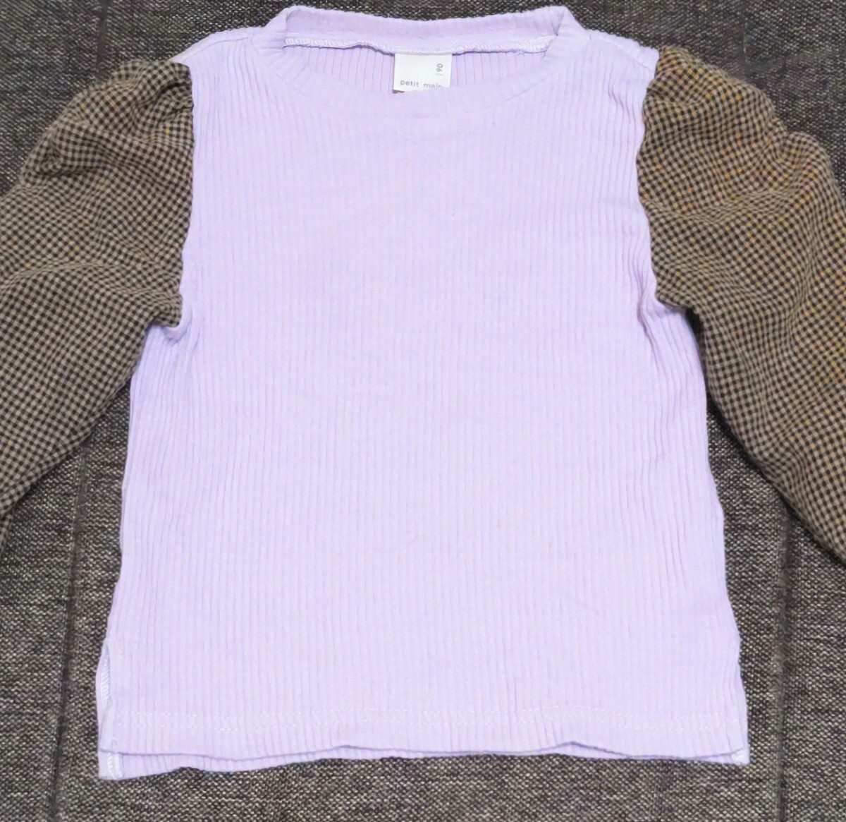 両裾サイドスリット入り。90cm