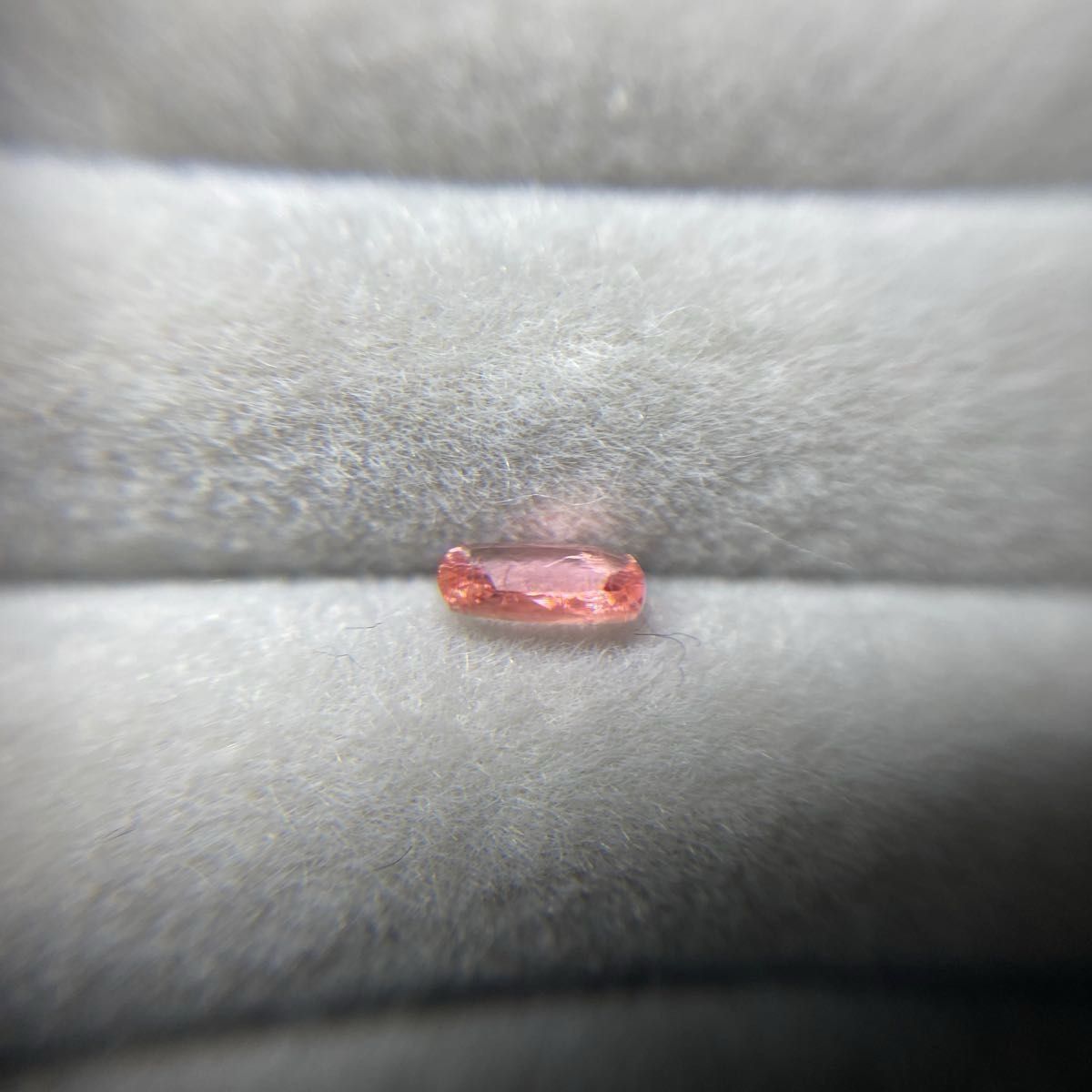 交渉お気軽に♪ソ付き ヴェイリネナイト 0.144ct ベイリネナイト クッションミックスカット ルース 天然石