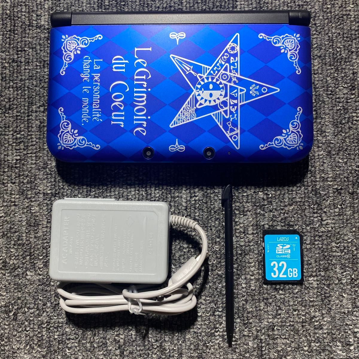 ニンテンドー3DS LL ペルソナQ ベルベットモデル 充電器付き ニンテンドー3DS LL ペルソナQ ベルベットモデル 充電器付き
