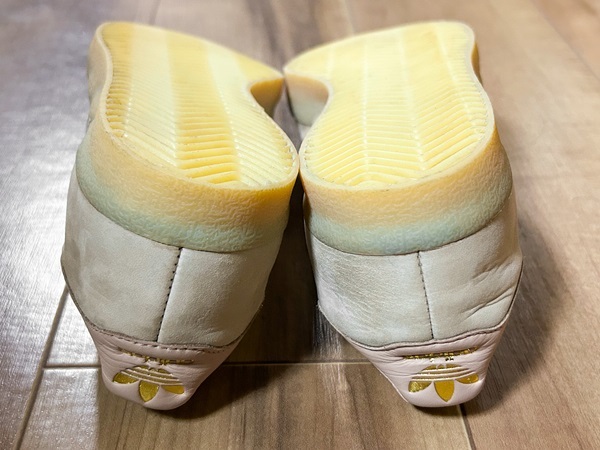 ソールのヘリもありません。