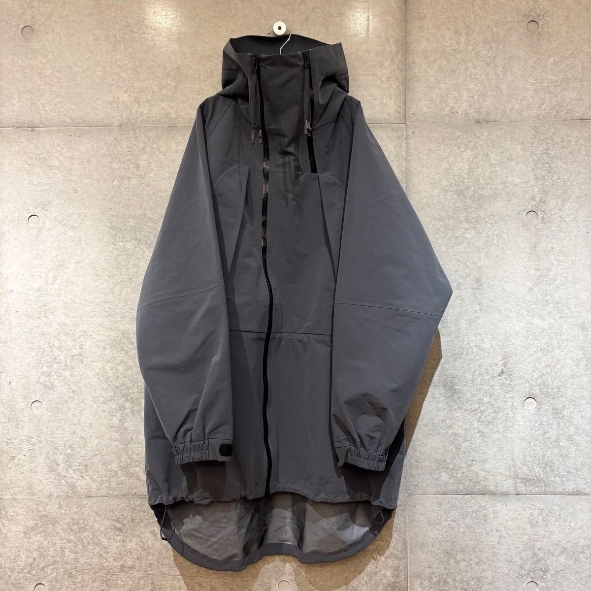 新品同様 RAINMAKER レインメーカー モンスターパーカー スリー 新品同様 RAINMAKER レインメーカー モンスターパーカー スリー