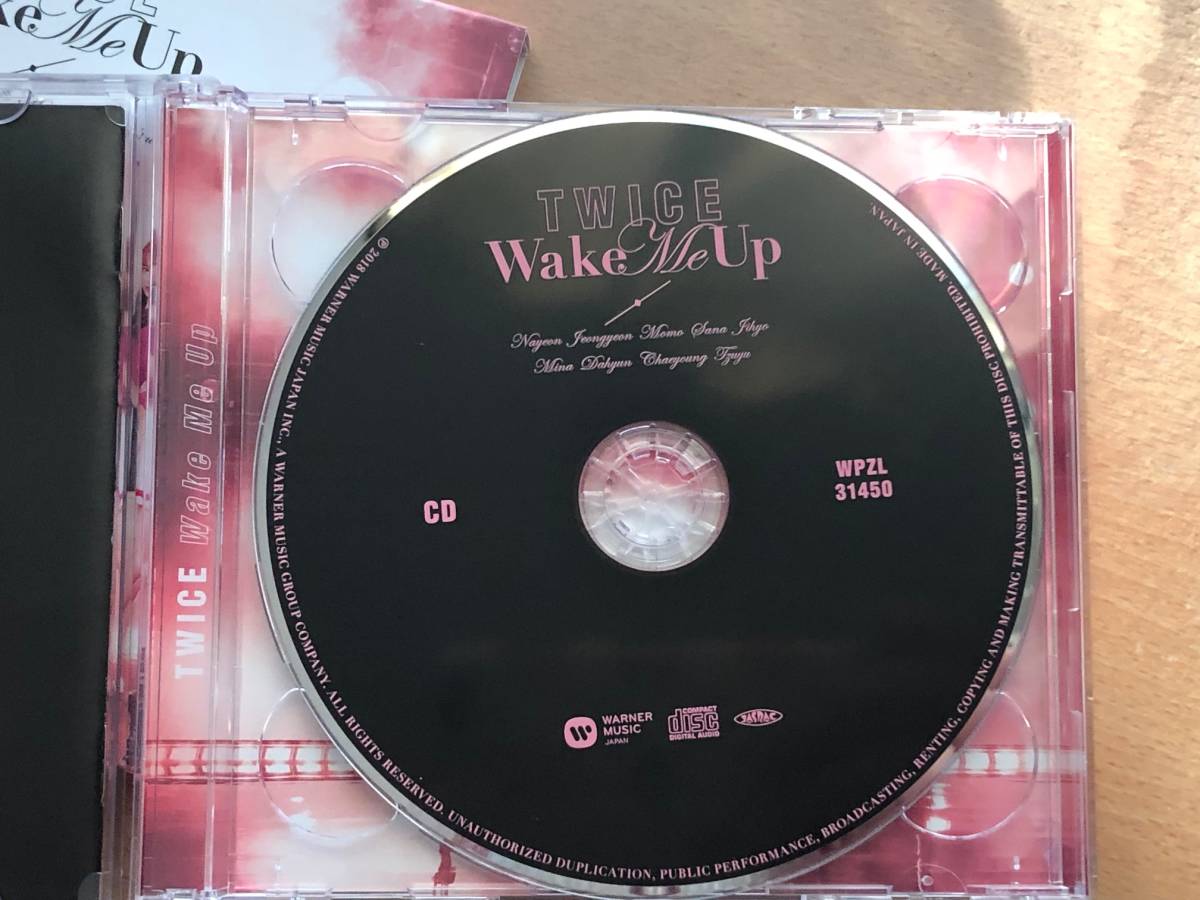 TWICE　『 Ｗａｋｅ　Ｍｅ　Ｕｐ 』　 CD ＋ ＤＶＤ　　中古_画像4