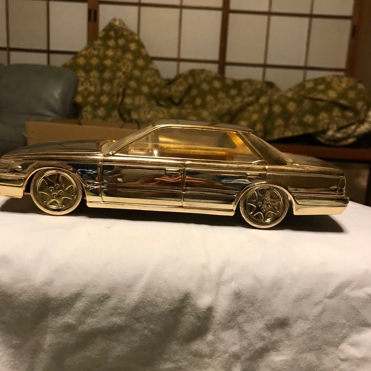 昭和レトロ ニッサンローレルシガレットケース 置物 小物入れ 昭和レトロ ニッサンローレルシガレットケース 置物 小物入れ