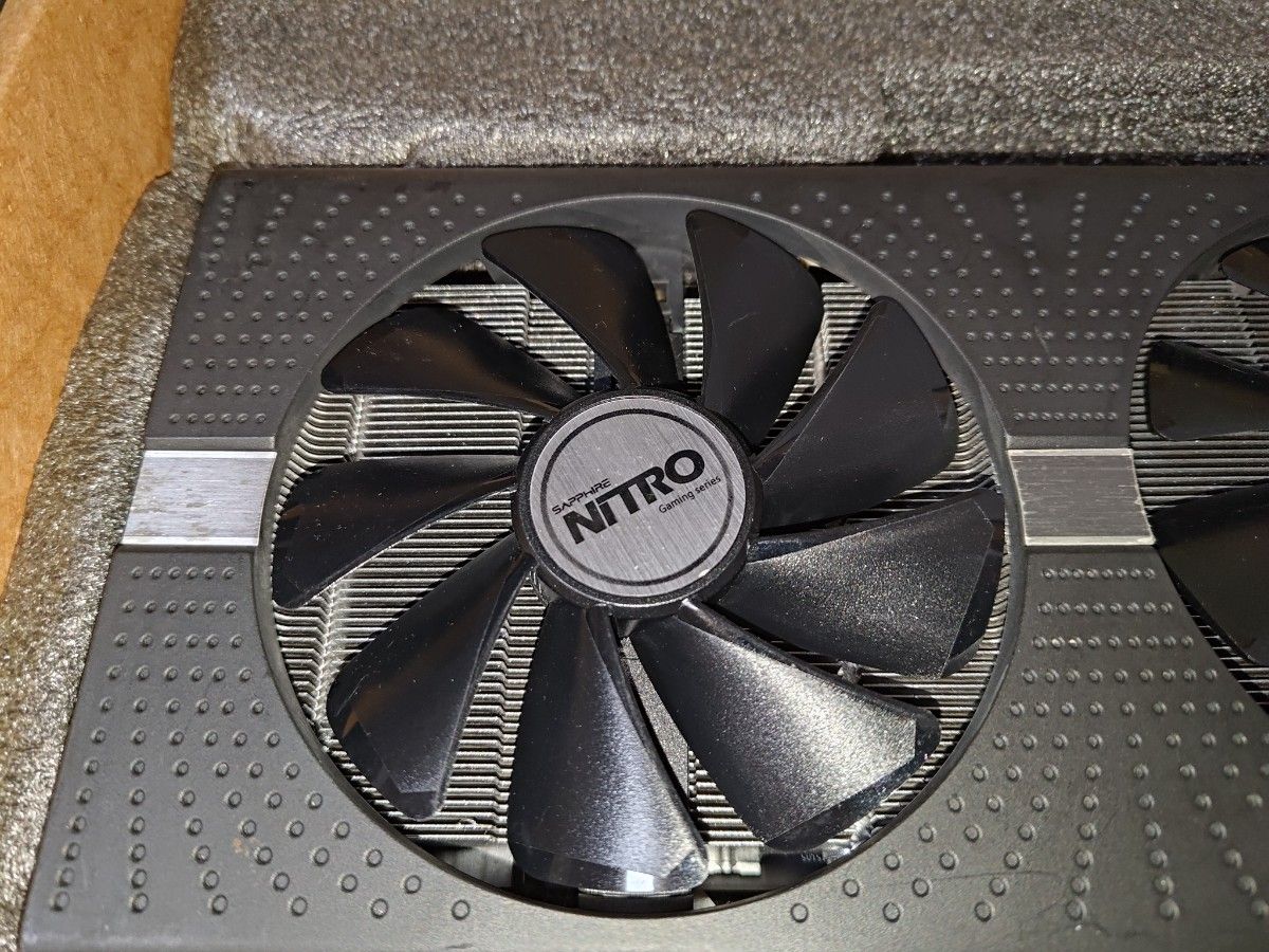 SAPPHIRE NITRO+ RADEON RX 580 8G  中古