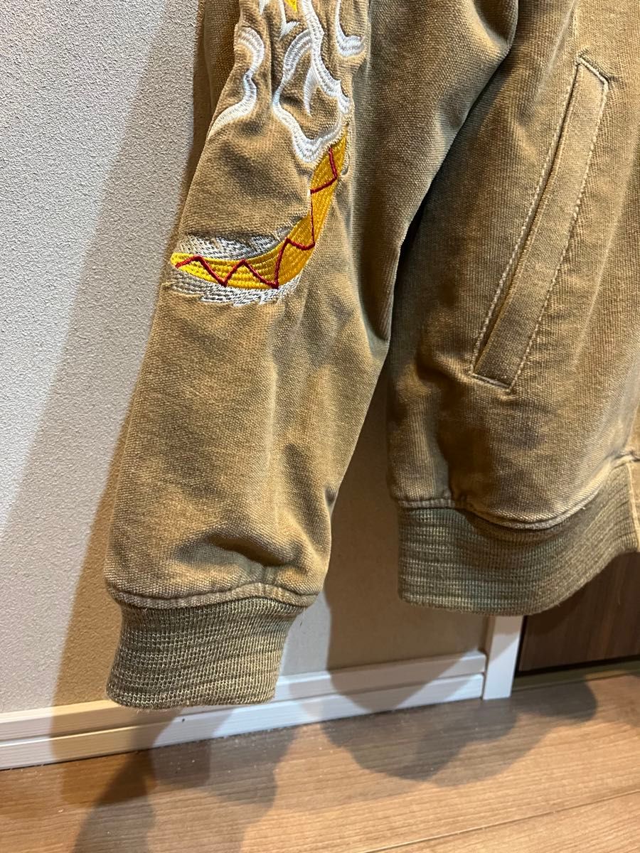 AVIREX スカジャン リバーシブル 別珍 虎龍鷹 刺繍 ベージュMA-1 AVIREX スカジャン リバーシブル 別珍 虎龍鷹 刺繍 ベージュMA-1