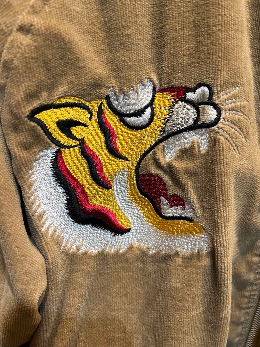 AVIREX スカジャン リバーシブル 別珍 虎龍鷹 刺繍 ベージュMA-1 AVIREX スカジャン リバーシブル 別珍 虎龍鷹 刺繍 ベージュMA-1