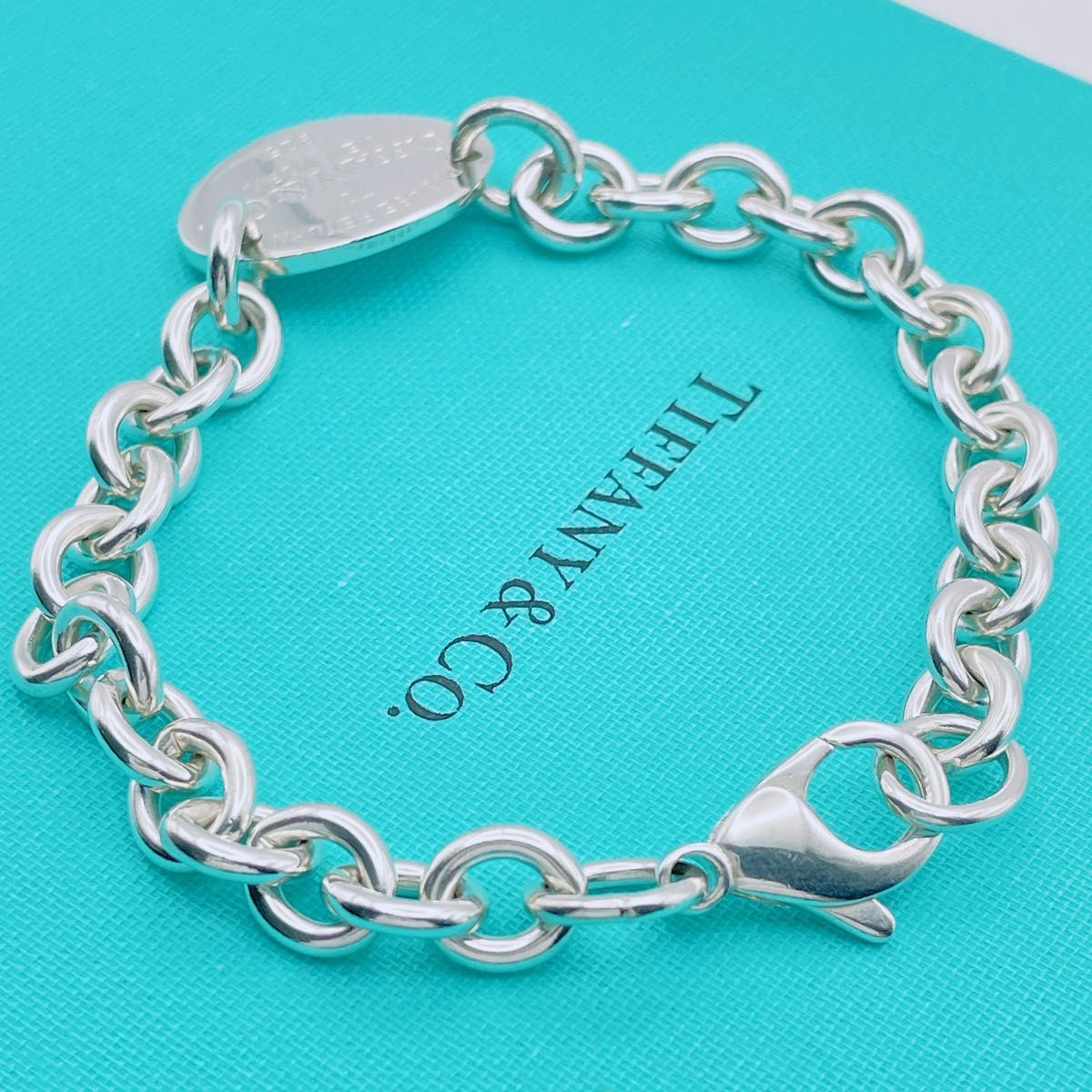 Tiffany & Co オーバル タグ ブレスレット シルバー チェーン Tiffany & Co オーバル タグ ブレスレット シルバー チェーン