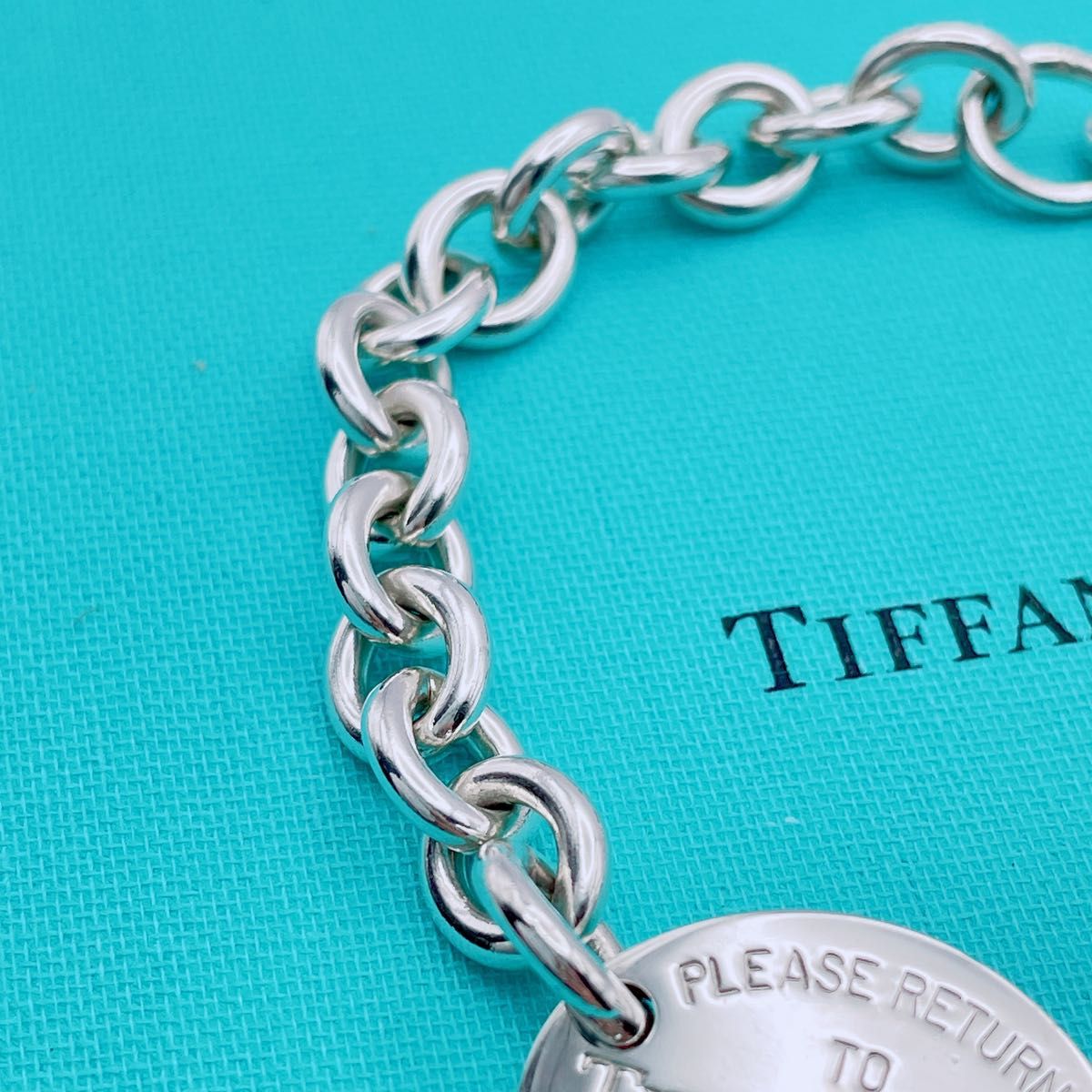 Tiffany & Co オーバル タグ ブレスレット シルバー チェーン Tiffany & Co オーバル タグ ブレスレット シルバー チェーン