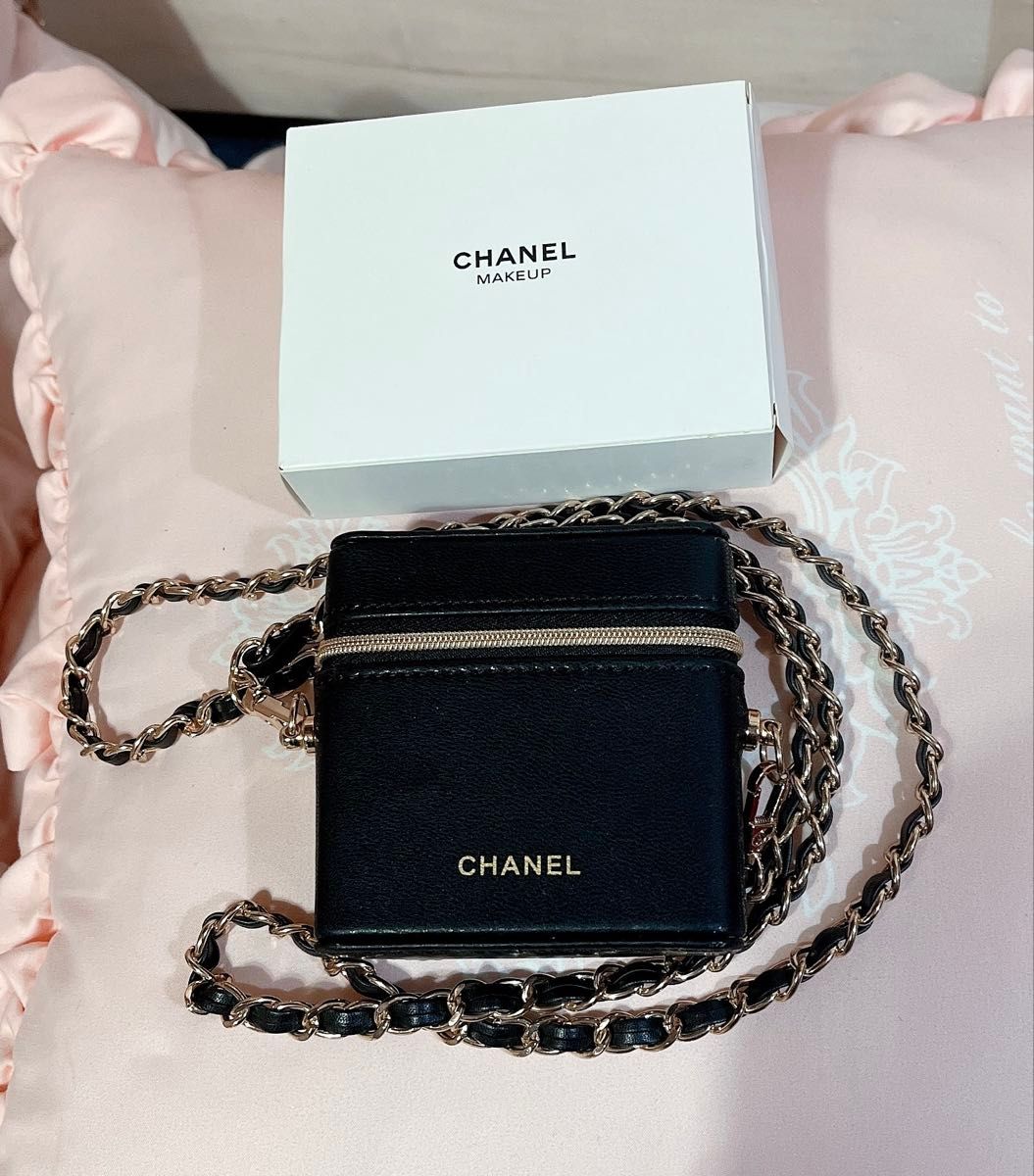CHANEL ノベルティ シャネル リップケースポーチ チェーン付き CHANEL ノベルティ シャネル リップケースポーチ チェーン付き