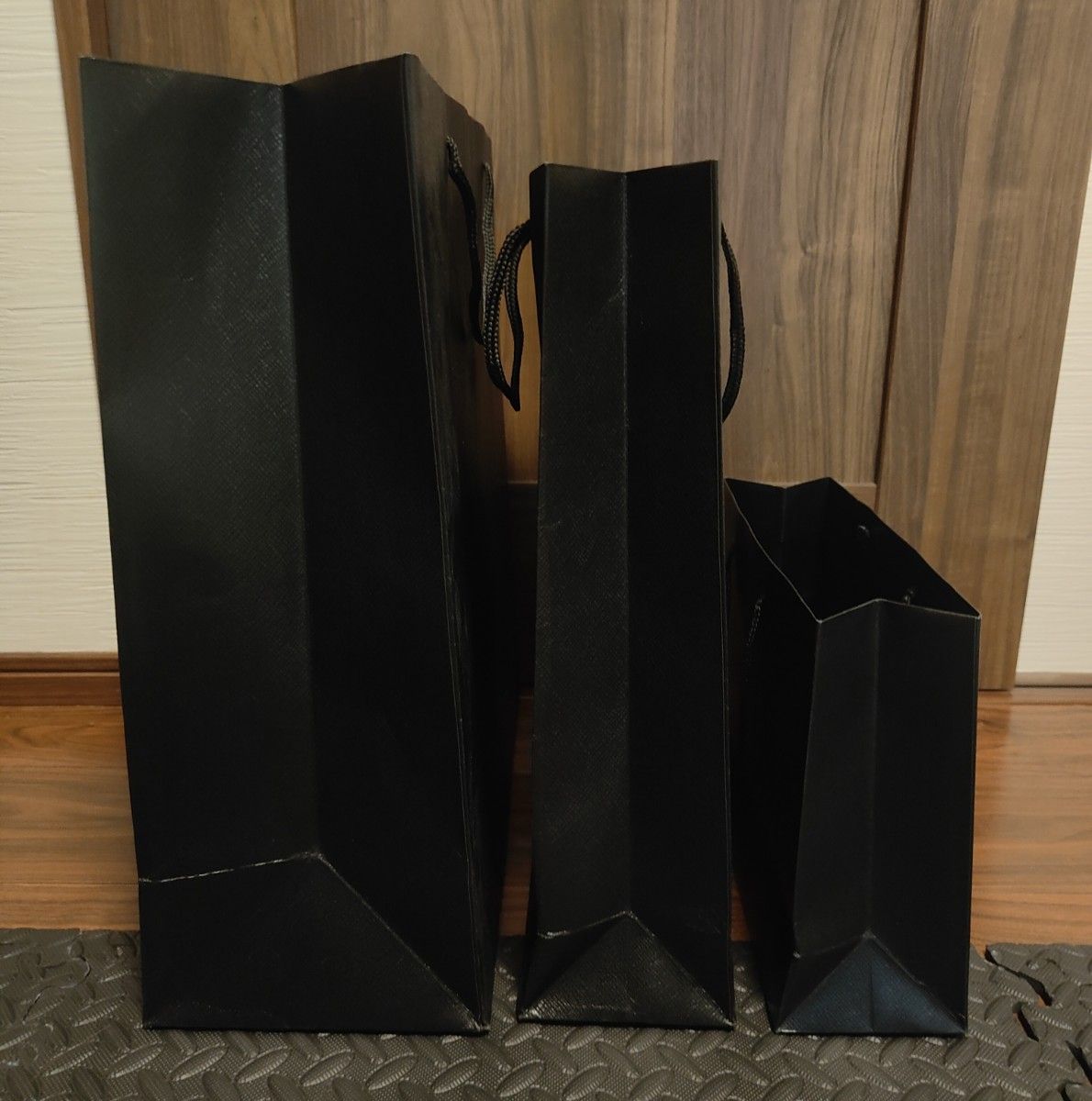 極美品】HERMES エルメス 黒ショップ袋 紙袋 大・中・小 3点 極美品】HERMES エルメス 黒ショップ袋 紙袋 大・中・小 3点