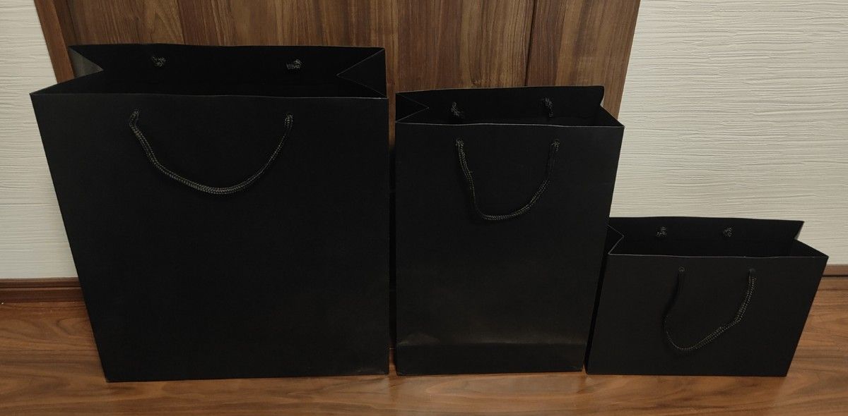 極美品】HERMES エルメス 黒ショップ袋 紙袋 大・中・小 3点 極美品】HERMES エルメス 黒ショップ袋 紙袋 大・中・小 3点
