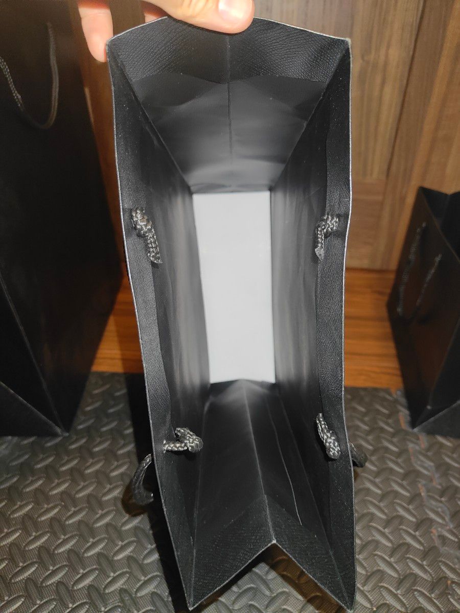 極美品】HERMES エルメス 黒ショップ袋 紙袋 大・中・小 3点 極美品】HERMES エルメス 黒ショップ袋 紙袋 大・中・小 3点