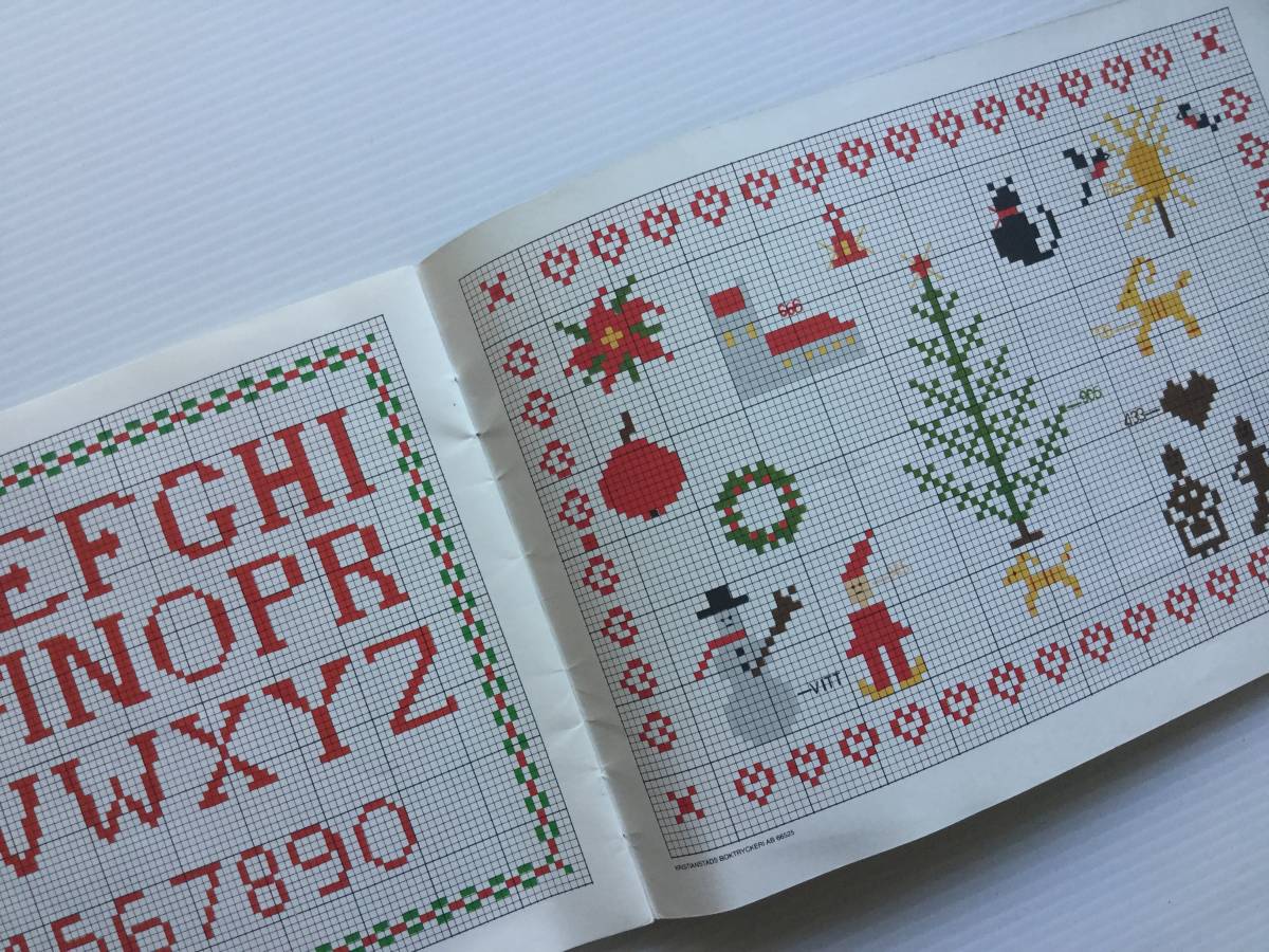 手芸図案 ■ARTBOOK_OUTLET■ S2-075 ★ 送料無料！レア スウェーデン 刺繍 クロスステッチ クリスマス サンプラー GOD JUL NOEL_画像3