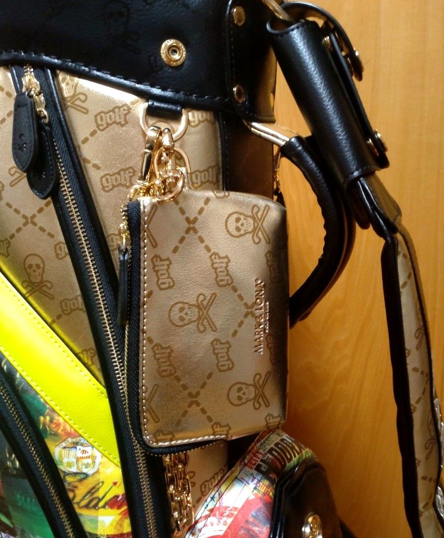 MARK & LONA キャディーバッグ ヘッドカバー 計5点セット マーク MARK & LONA キャディーバッグ ヘッドカバー 計5点セット マーク
