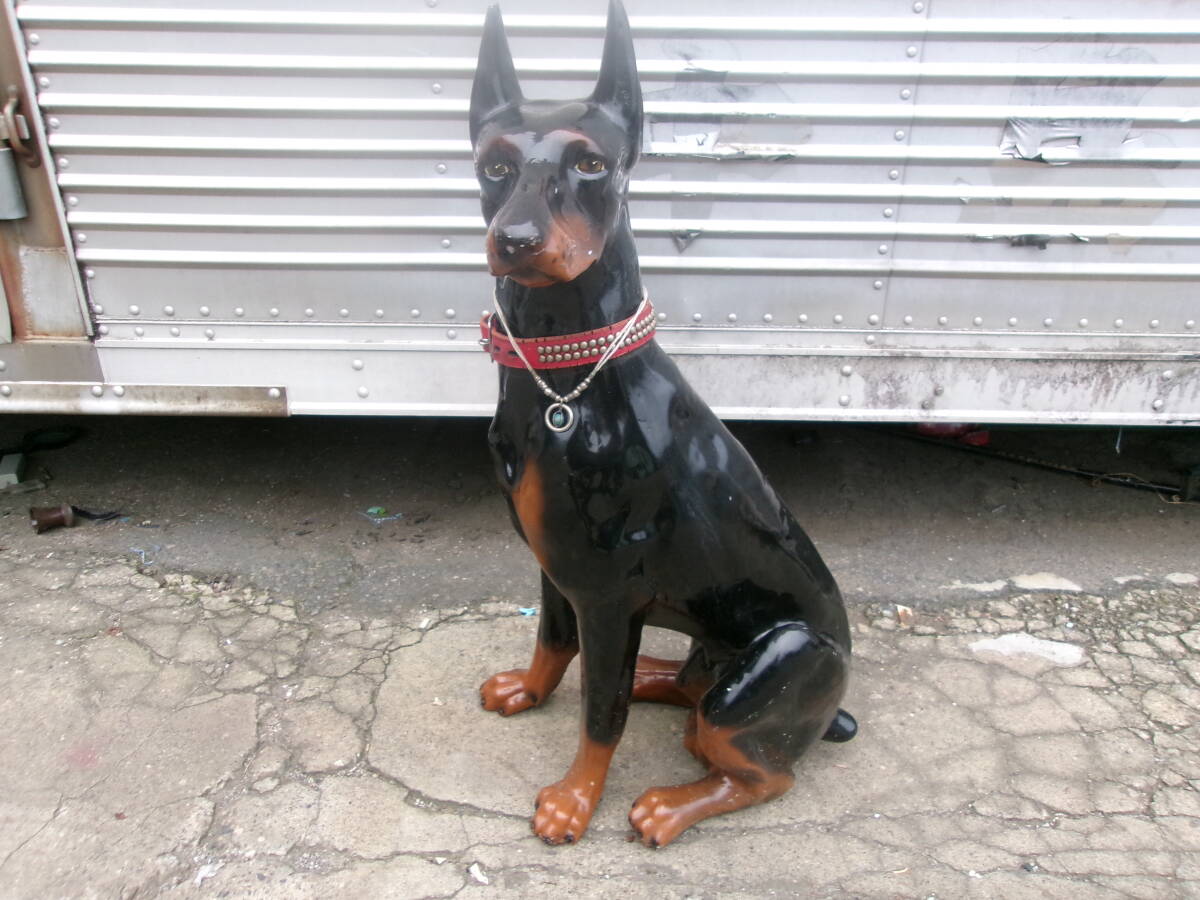 【引き取り限定】犬の置物 ドーベルマン 現状渡し
