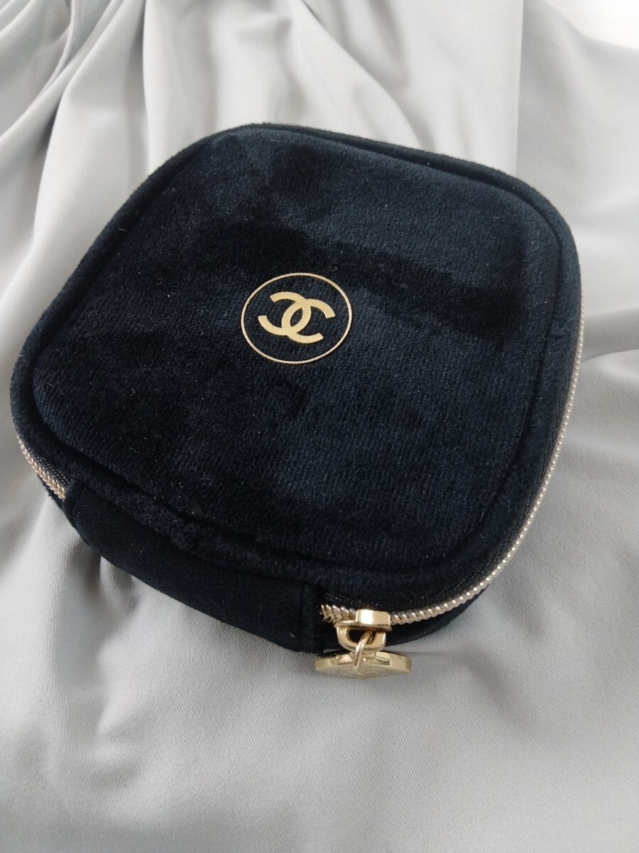 ◆希少◆VINTAGE◆【CHANEL】イヤーズギフト*ノベルティポーチ Yahoo!オークション - 1円 未使用 シャネル CHANEL ノベルティ