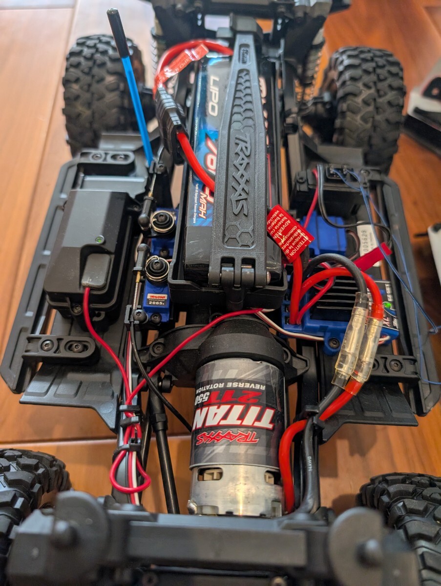 トラクサス クローラーラジコンTRX4 ディフェンダー 1/10 中古 トラクサス クローラーラジコンTRX4 ディフェンダー 1/10 中古