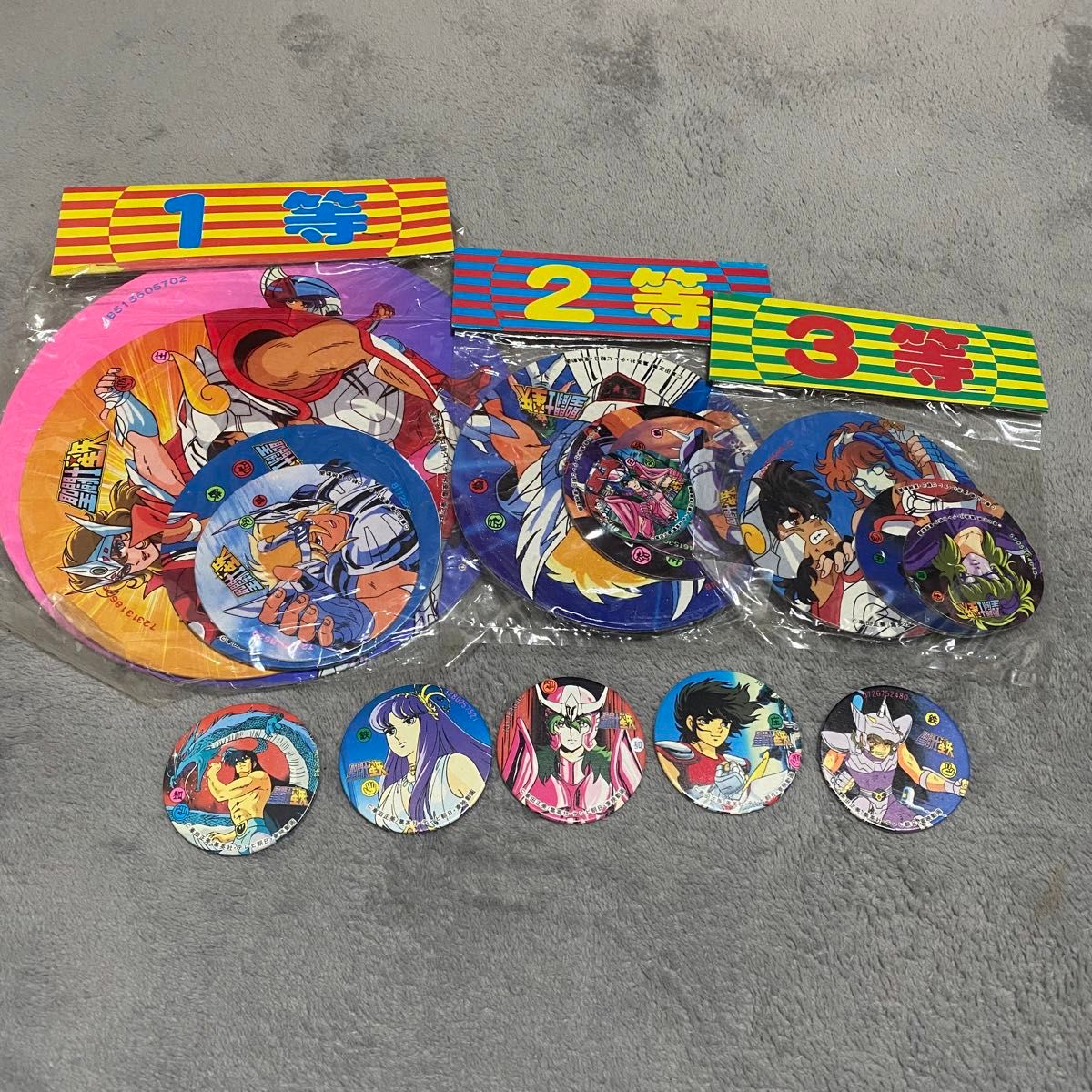 DBZ 大判丸めんこ9㎝ 1995年製ポスターカレンダー ※おまけ付 激レア】聖闘士星矢 メンコ 丸面子 昭和レトロ 駄菓子屋くじ