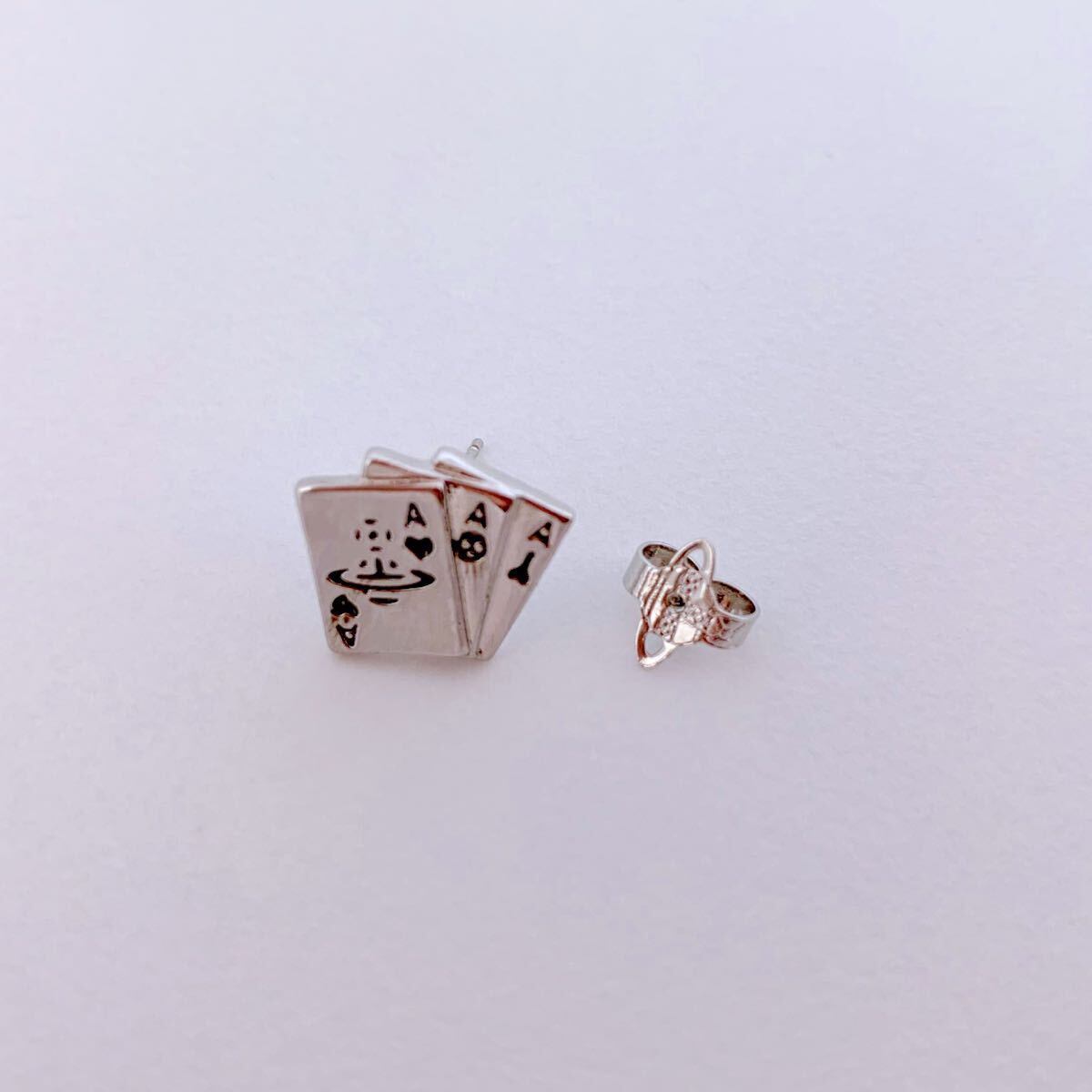 Vivienne Westwood トランプデザインピアス Bibian 比比昂 - トランプピアス シルバー オーブピアス