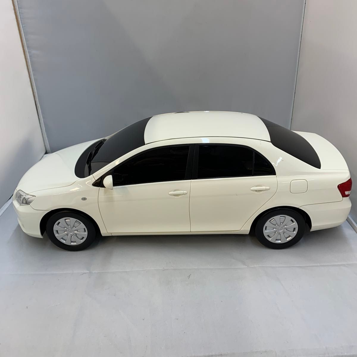 COROLLA AXIO 1/10? ディーラー カラーサンプル 非売品 カローラ アクシオ カラーサンプル トヨタ 1/10 ミニカー|Yahoo