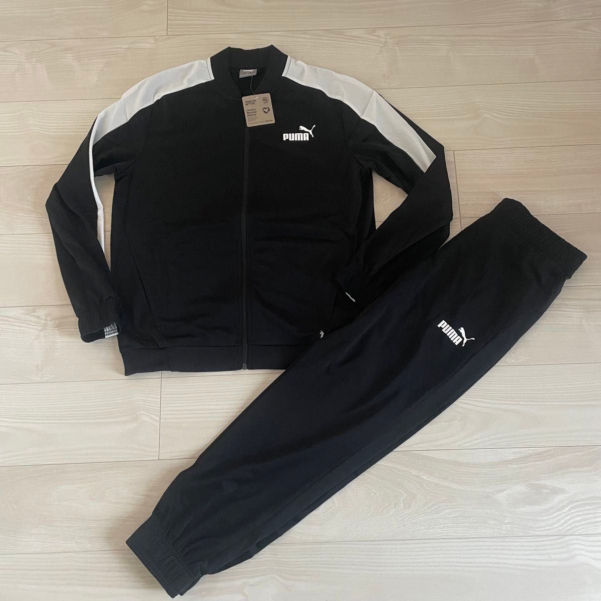 プーマ PUMA ジャージ セットアップ 上下 黒×白 人気 L 未使用 プーマ PUMA ジャージ セットアップ 上下 黒×白 人気 L 未使用