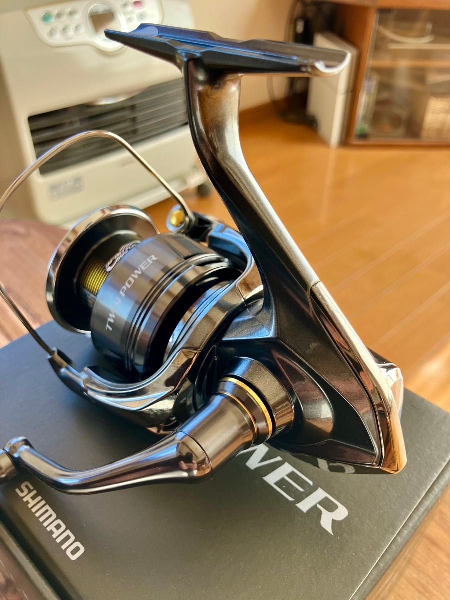 シマノ(SHIMANO) スピニングリール 24 ツインパワー 4000PG シマノ(SHIMANO) スピニングリール 24 ツインパワー 4000PG