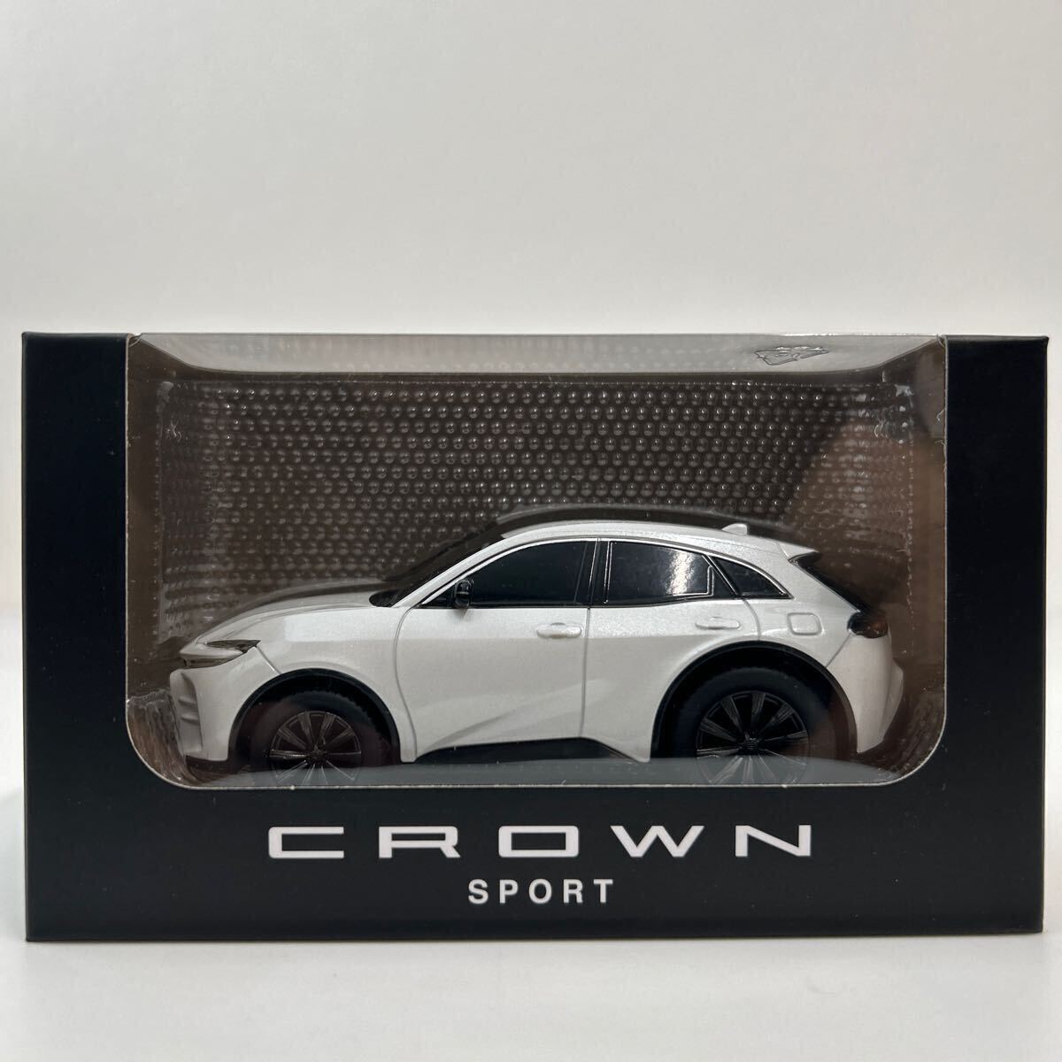 非売品 TOYOTA ディーラー特注 CROWN SPORT トヨタ クラウンスポーツ プレシャスホワイトパール カラーサンプル プルバックカー ミニカー