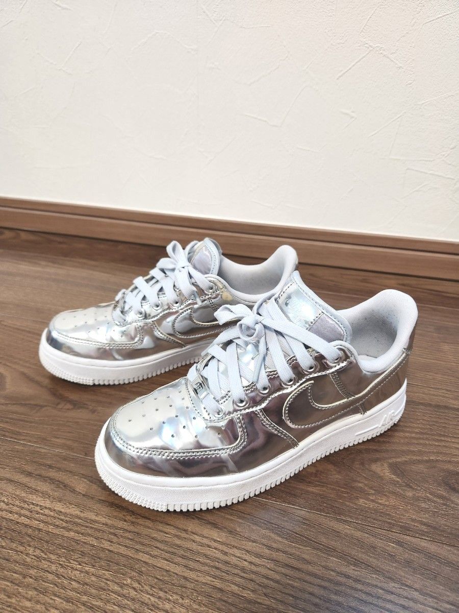 WMNS AIR FORCE 1 SP　ナイキ　エアフォース1　シルバー