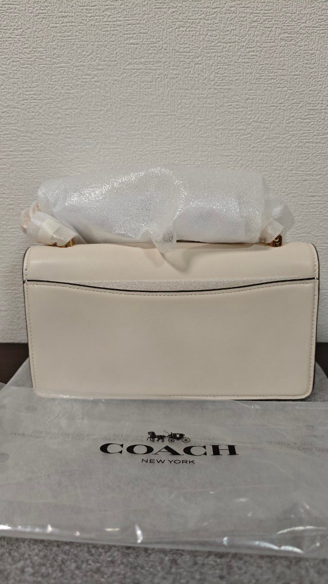 COACH コーチ ホワイトレザー ショルダーバッグ 福袋 2025 COACH コーチ ホワイトレザー ショルダーバッグ 福袋 2025