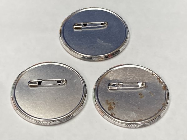中古 BLEACH ブリーチ コレクション缶バッジ3点 黒崎一護 井上 中古 BLEACH ブリーチ コレクション缶バッジ3点 黒崎一護 井上