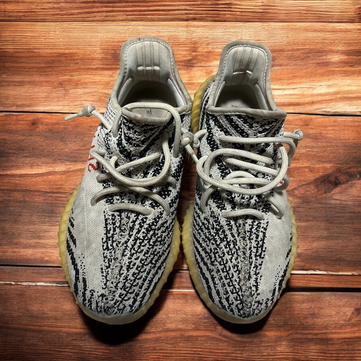 adidas YEEZY Boost 350 V2 adidas YEEZY Boost 350 V2