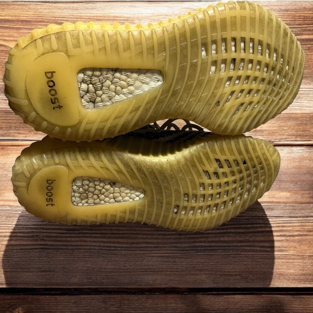 adidas YEEZY Boost 350 V2 adidas YEEZY Boost 350 V2