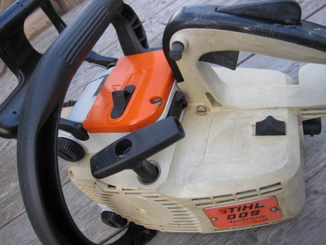 ☆使ってください。　スチール　STIHL　エンジンチエンソー　009（ソーチェンは数回使用付）中古☆_画像2