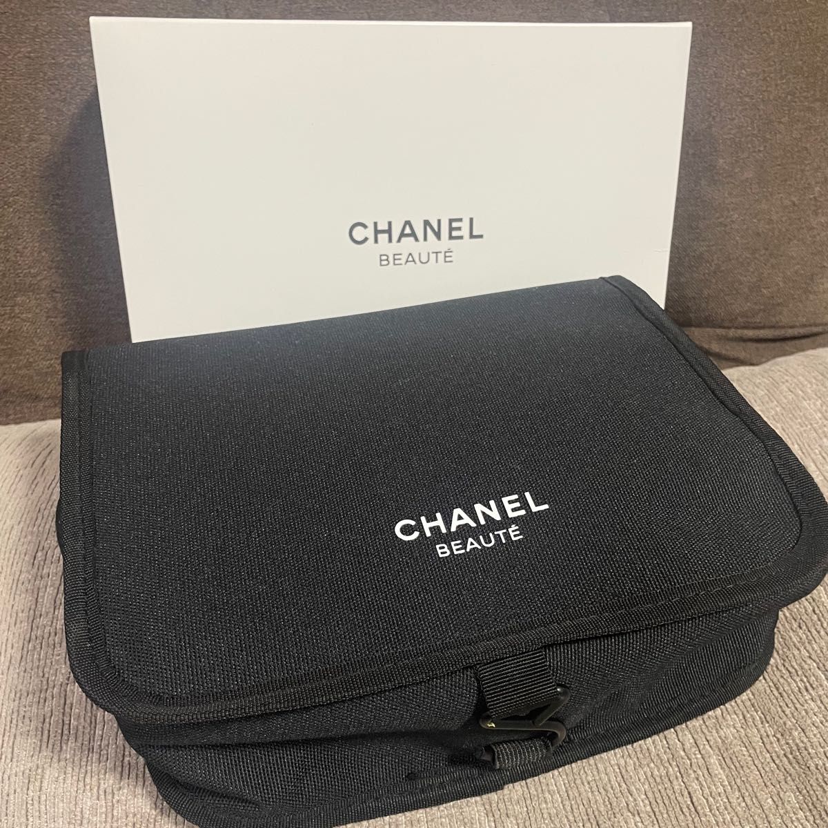 CHANEL ノベルティ トラベルポーチ|Yahoo!フリマ(旧PayPayフリマ) CHANEL ノベルティ トラベルポーチ|Yahoo!フリマ(旧PayPayフリマ)