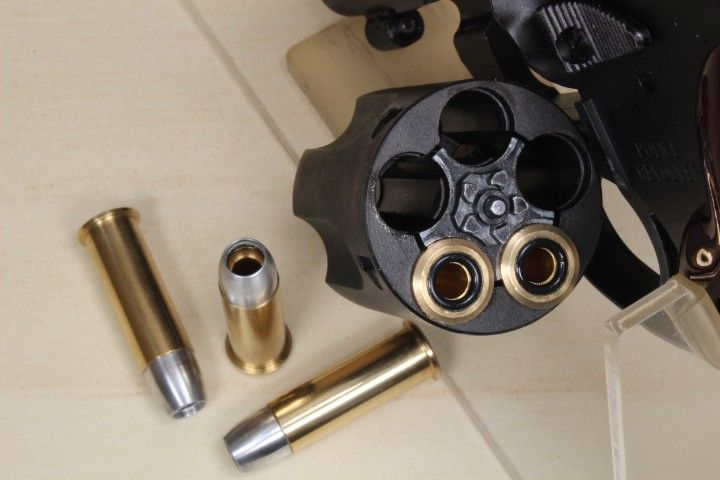 最新型 マルシン ポリスリボルバー 2インチ HW 6mmBB X 最新型 マルシン ポリスリボルバー 2インチ HW 6mmBB X