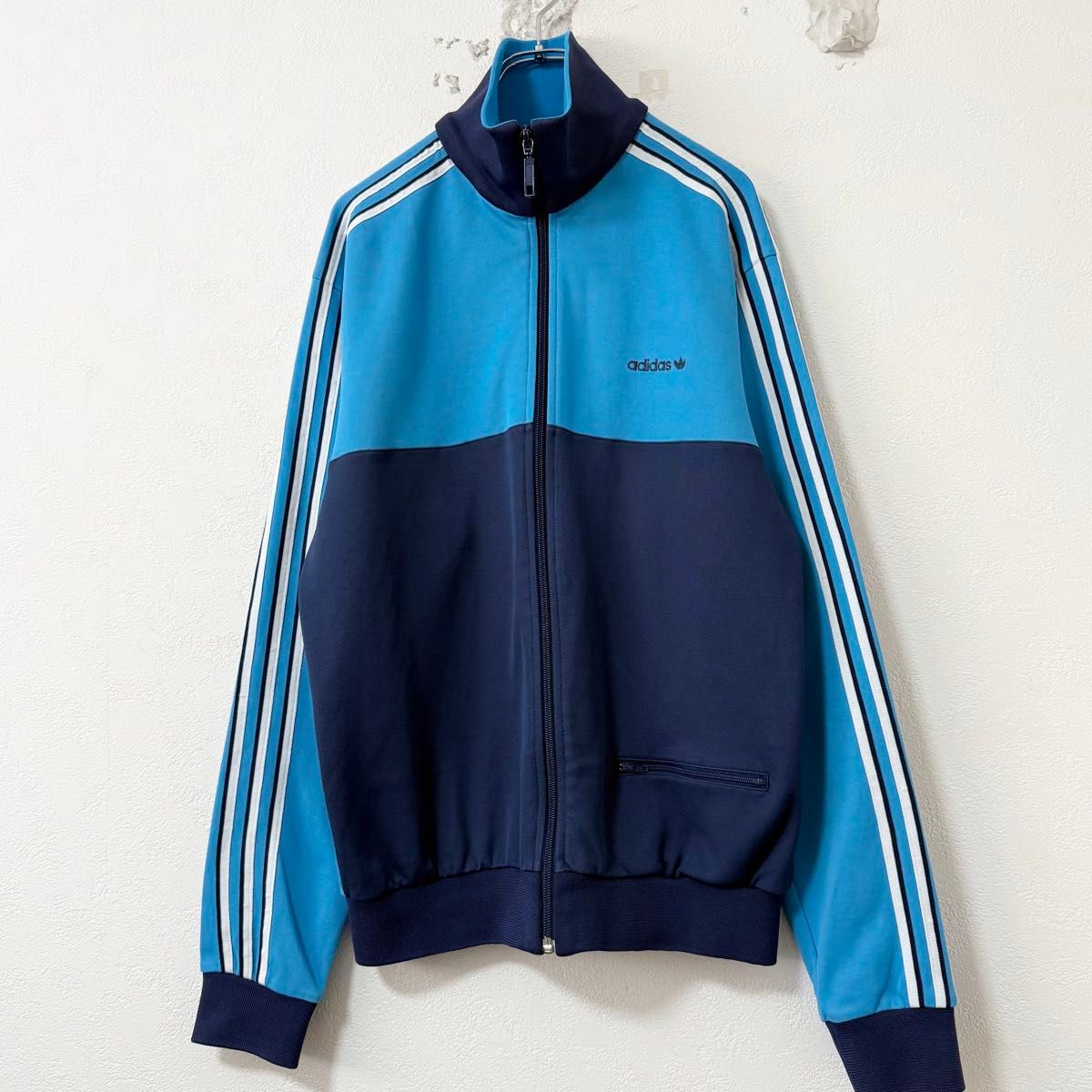 美品 adidas/アディダス ジャージ トラックジャケット ライト 美品 adidas/アディダス ジャージ トラックジャケット ライト