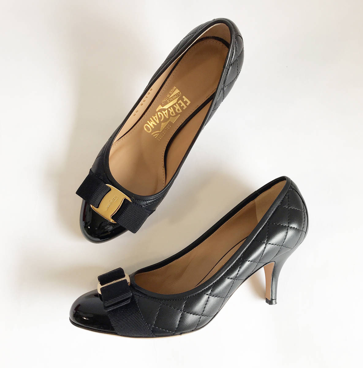 Salvatore Ferragamo サルヴァトーレ・フェラガモ CARLA70 Salvatore Ferragamo サルヴァトーレ・フェラガモ CARLA70