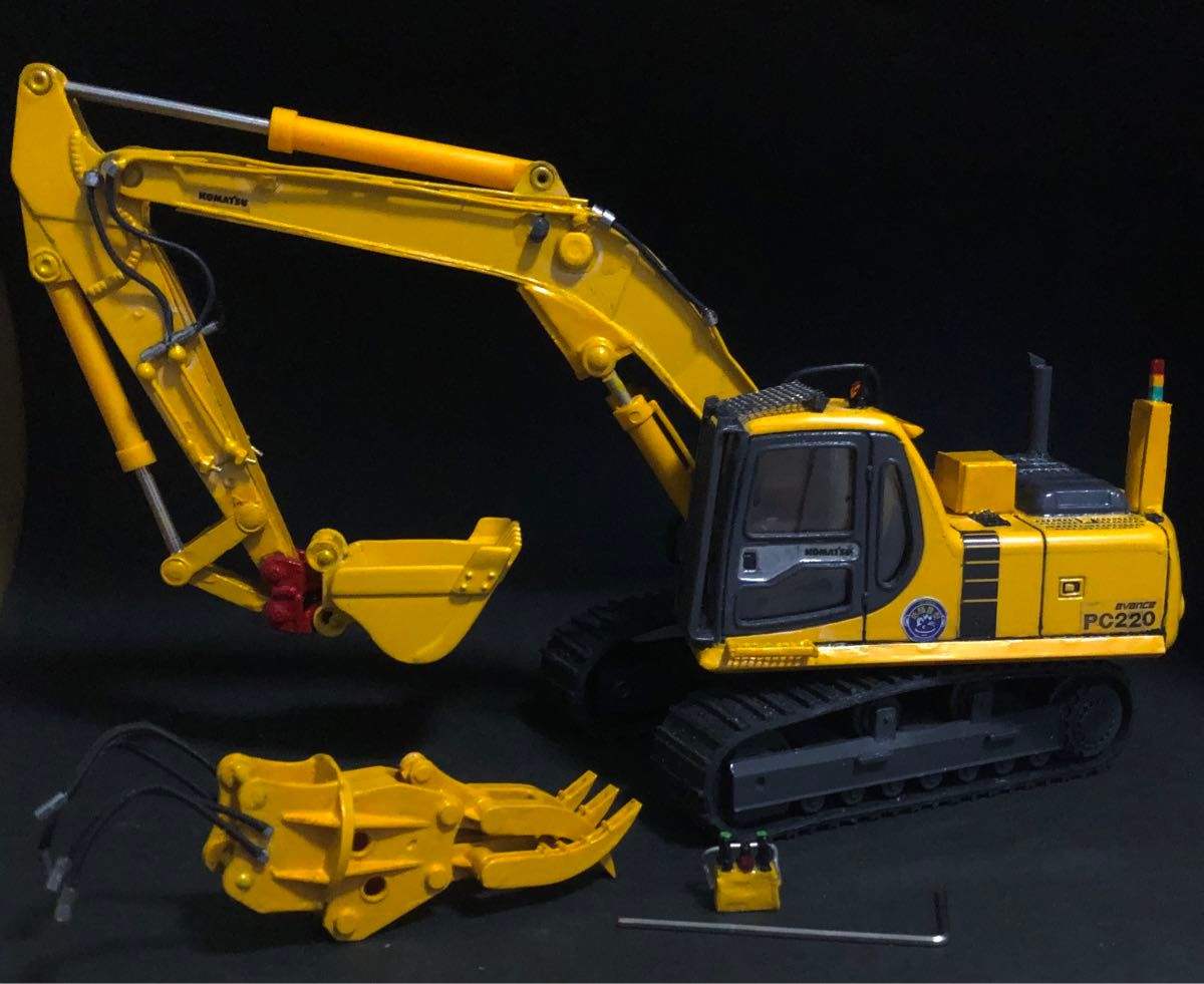 コマツPC220パワーショベル1/43 建設車両 作業車|Yahoo!フリマ コマツPC220パワーショベル1/43 建設車両 作業車|Yahoo!フリマ
