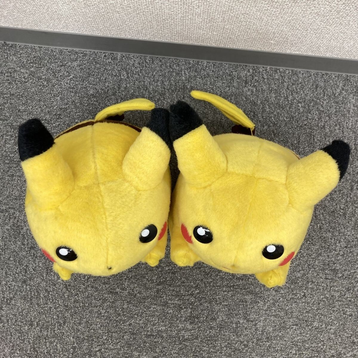 K332-H25-1748 おしゃべりピカチュウ ぬいぐるみ2点まとめ TOMY K332-H25-1748 おしゃべりピカチュウ ぬいぐるみ2点まとめ TOMY