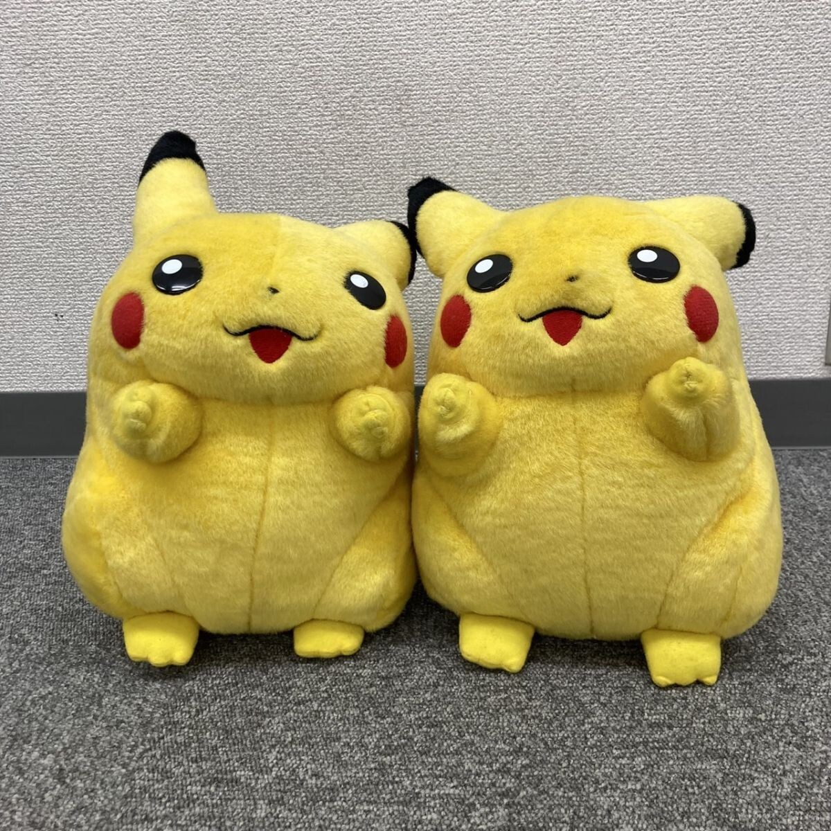 K332-H25-1748 おしゃべりピカチュウ ぬいぐるみ2点まとめ TOMY K332-H25-1748 おしゃべりピカチュウ ぬいぐるみ2点まとめ TOMY