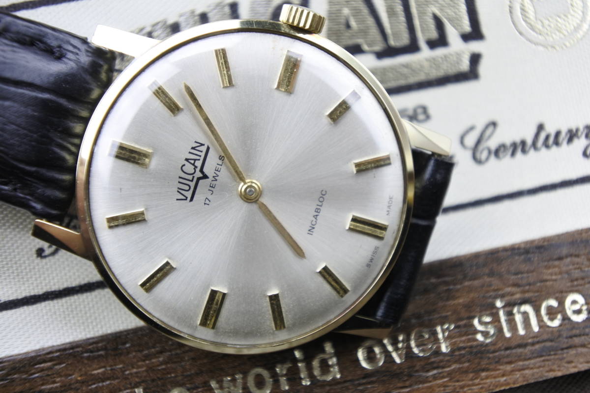 ☆☆☆K14金製1960～70年年代スイス名機 ヴァルカン VULCAIN１７石 手巻紳士腕時計　高級品　社外品　ベルト　稀少価値ある　極珍未使用品