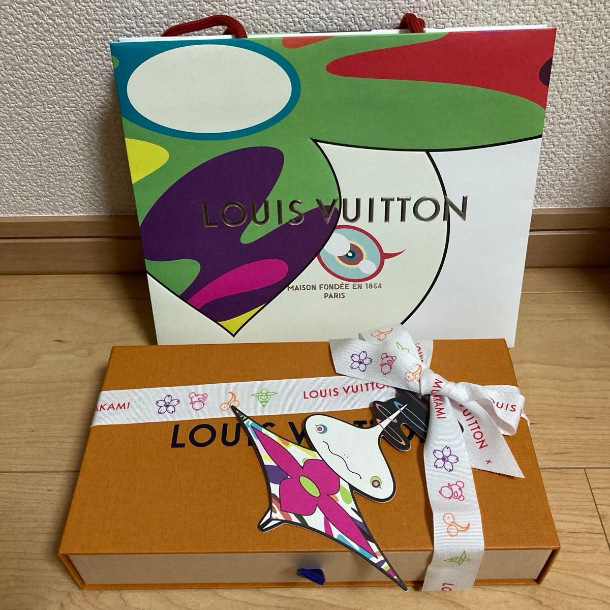 LOUIS VUITTON × MURAKAMI TAKASHIルイヴィトン × 村上隆 LOUIS VUITTON × MURAKAMI TAKASHIルイヴィトン × 村上隆