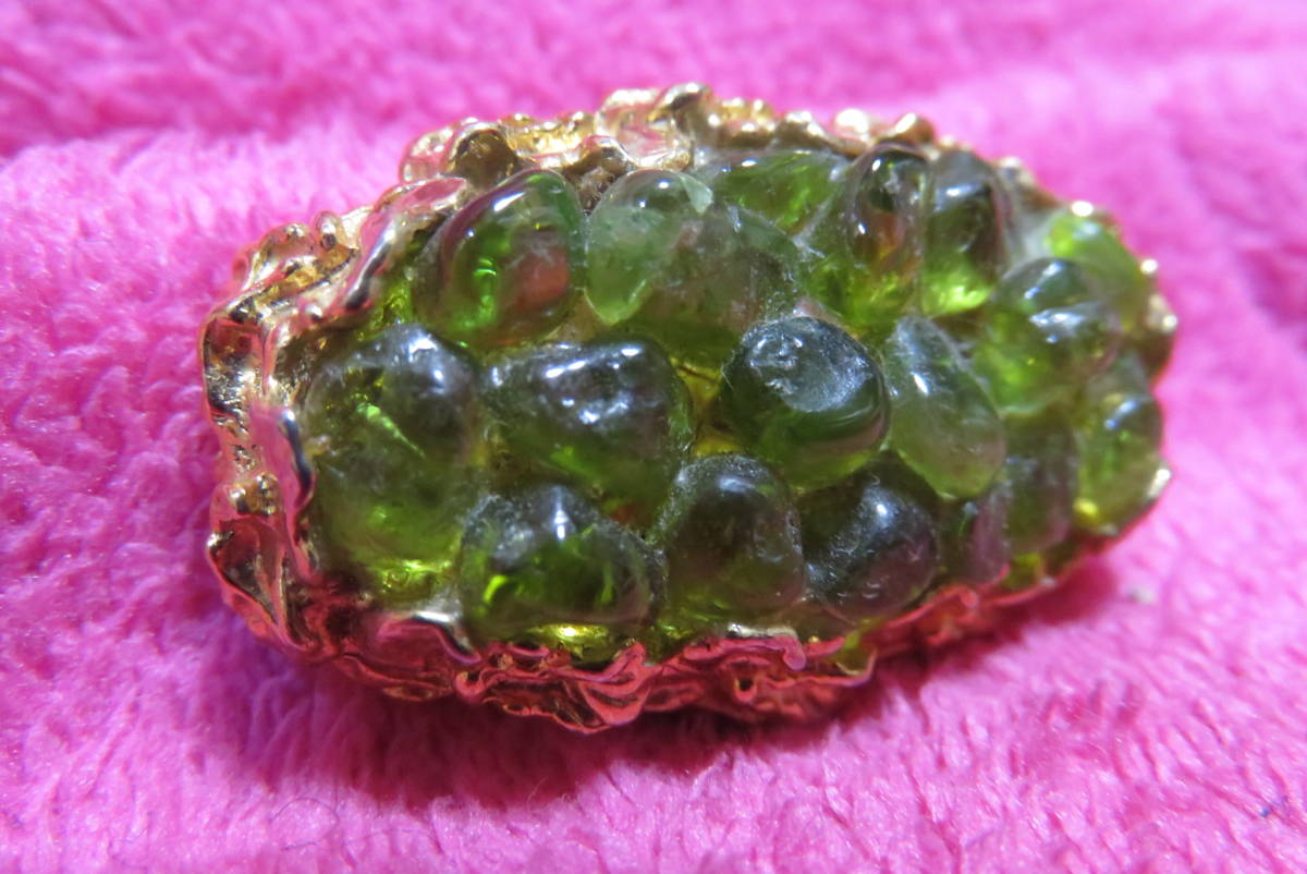 L8992 brooch peridot 