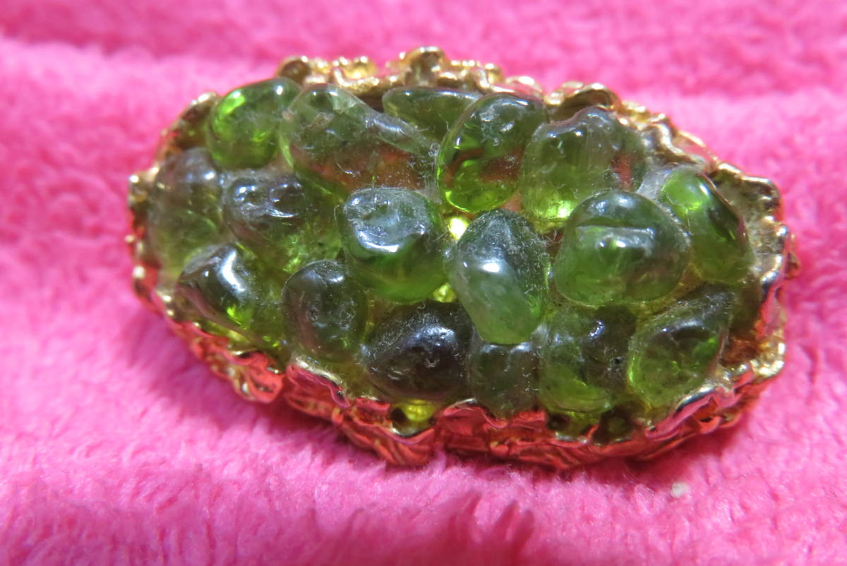 L8992 brooch peridot 