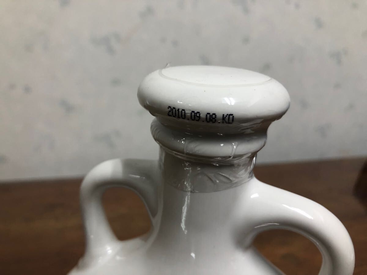 99YC12319 台湾 高級白酒 700ml 中山先生 記念酒 陶器入 未開栓 99YC12319 台湾 高級白酒 700ml 中山先生 記念酒 陶器入 未開栓