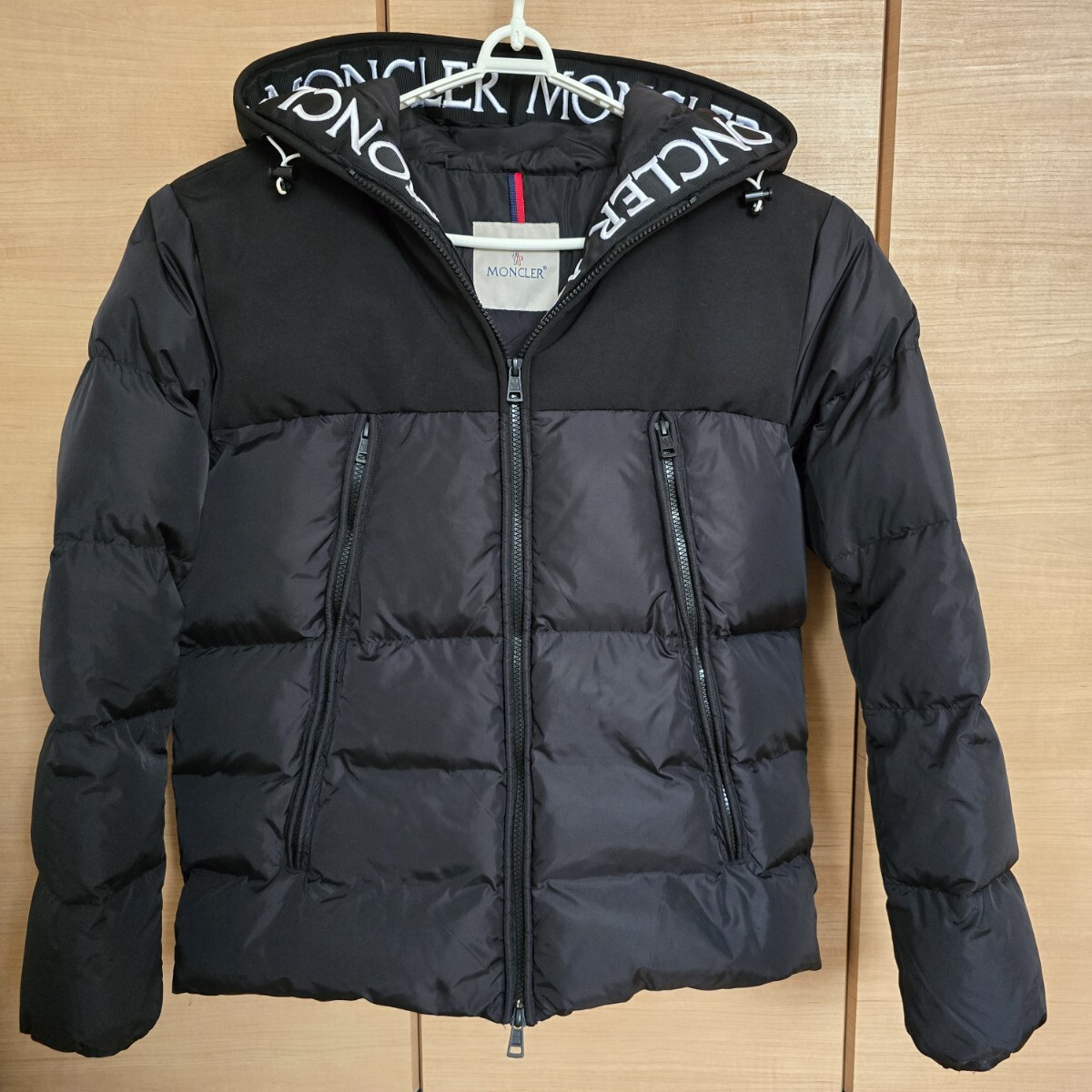 正規購入品 DownJacket 状態良好 モンクレール 匿名配送 正規購入品 DownJacket 状態良好 モンクレール 匿名配送