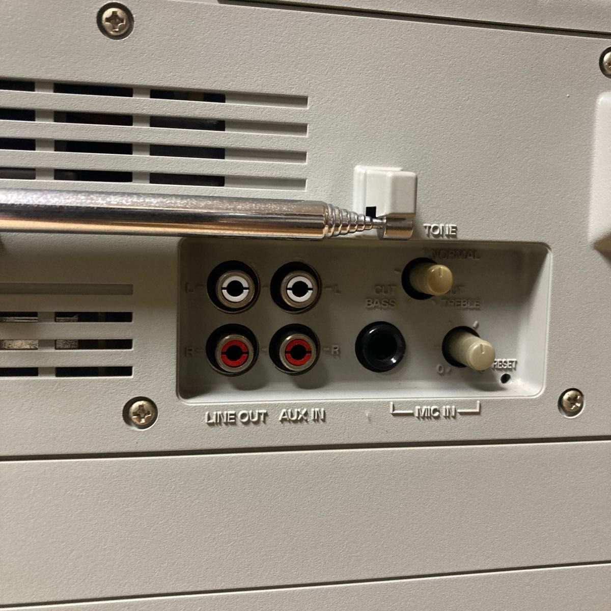 BOSE AW-1D CDラジカセ Acoustic Wave MUSIC System 中古品 BOSE AW-1D CDラジカセ Acoustic Wave MUSIC System 中古品